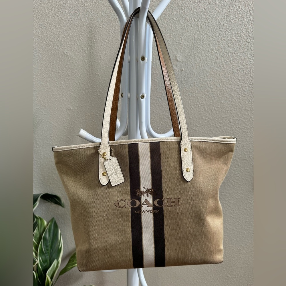 Used Coach City Zip Tote With Horse And Carriage Tote